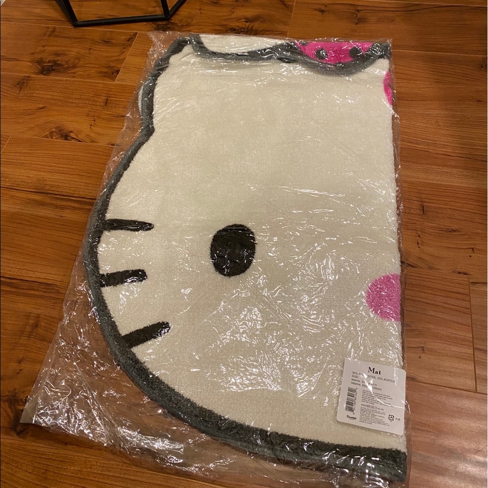 Hello Kitty Rare Rug - Picture 2 of 4